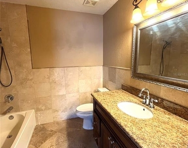 13827 Fairway Island Drive - Photo Thumbnail 14