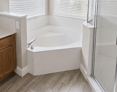 2741 Bellewater Place - Photo Thumbnail 10