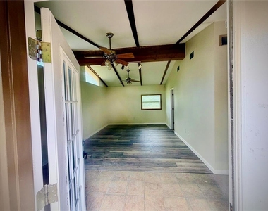 375 Pine Woods Road - Photo Thumbnail 12