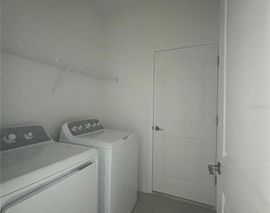 7869 Lakes Edge Lane - Photo Thumbnail 3