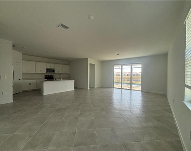 7869 Lakes Edge Lane - Photo Thumbnail 2