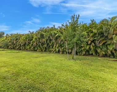 7177 W Lenox Circle - Photo Thumbnail 24
