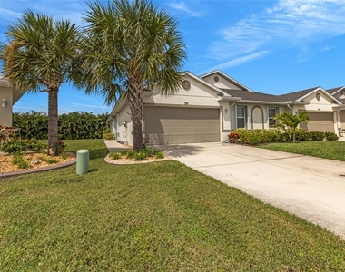 7177 W Lenox Circle - Photo Thumbnail 2