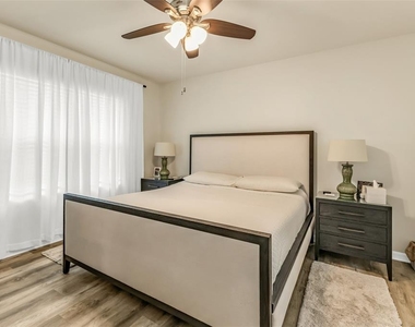 7177 W Lenox Circle - Photo Thumbnail 17