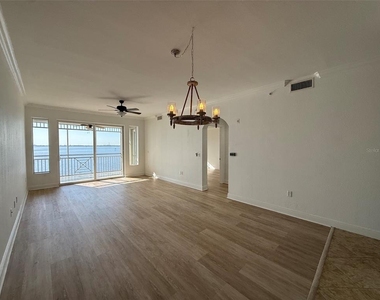 5116 Melbourne Street - Photo Thumbnail 7