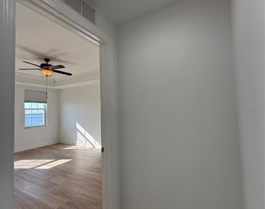 5116 Melbourne Street - Photo Thumbnail 13