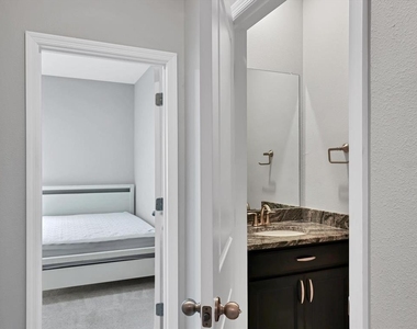 17605 Cantarina Cove - Photo Thumbnail 25