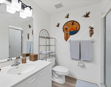 3607 E Bay Drive - Photo Thumbnail 21