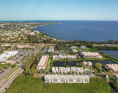 3607 E Bay Drive - Photo Thumbnail 28