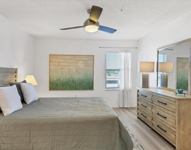3607 E Bay Drive - Photo Thumbnail 17
