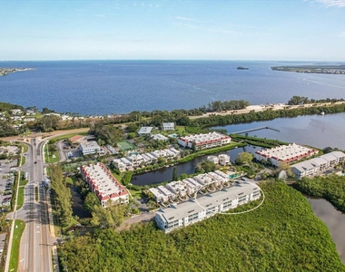 3607 E Bay Drive - Photo Thumbnail 26