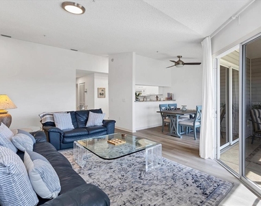 3607 E Bay Drive - Photo Thumbnail 8
