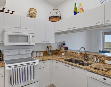 3607 E Bay Drive - Photo Thumbnail 11