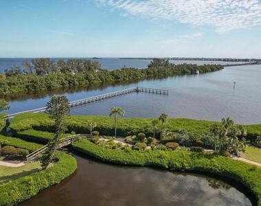 3607 E Bay Drive - Photo Thumbnail 24