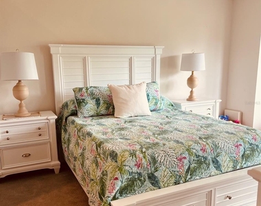 8941 Veranda Way - Photo Thumbnail 16