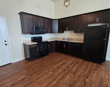 7617 Hamilton Boulevard - Photo Thumbnail 3
