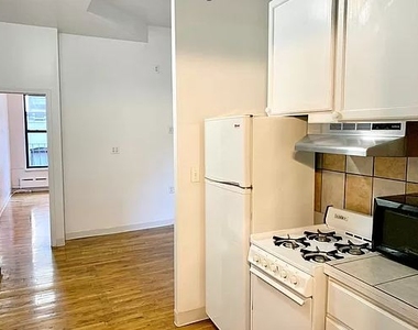 1372 York Avenue - Photo Thumbnail 1