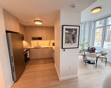 162 East 36th Street - Photo Thumbnail 8