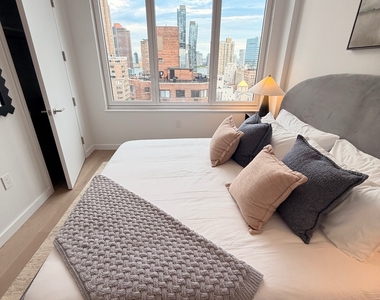 162 East 36th Street - Photo Thumbnail 9
