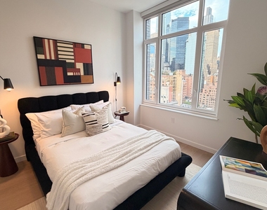162 East 36th Street - Photo Thumbnail 13