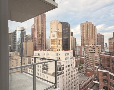 162 East 36th Street - Photo Thumbnail 10