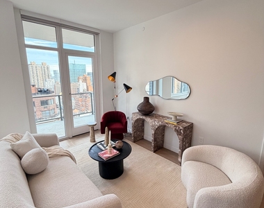 162 East 36th Street - Photo Thumbnail 5