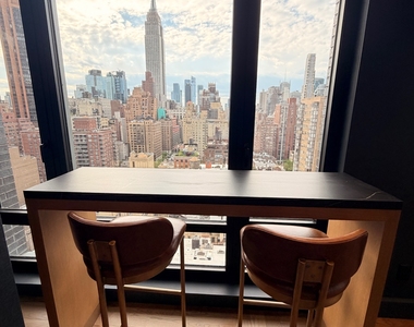 162 East 36th Street - Photo Thumbnail 3