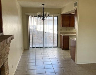 7041 Orizaba Avenue - Photo Thumbnail 6