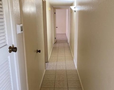 7041 Orizaba Avenue - Photo Thumbnail 11
