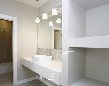 410 Thorn Avenue - Photo Thumbnail 9