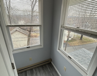 11 Roberts Street - Photo Thumbnail 2