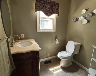 36 Nicholas Avenue - Photo Thumbnail 12