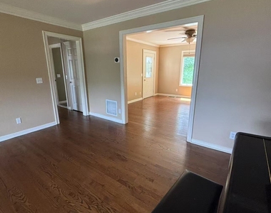 36 Nicholas Avenue - Photo Thumbnail 11