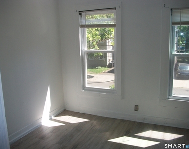 27 Lilac Street - Photo Thumbnail 5