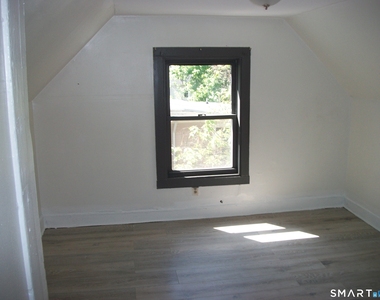 27 Lilac Street - Photo Thumbnail 11