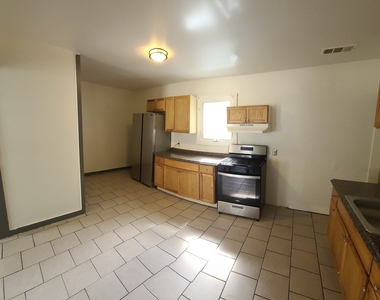 27 Lilac Street - Photo Thumbnail 10