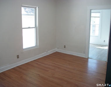 27 Lilac Street - Photo Thumbnail 7