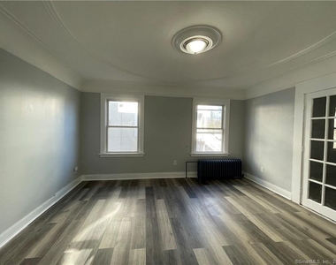 12 Lorraine Street - Photo Thumbnail 7