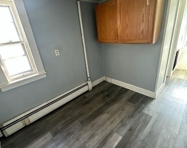 46 Maple Street - Photo Thumbnail 2
