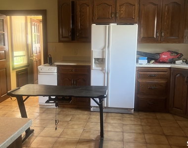 79 Farmington Avenue - Photo Thumbnail 20