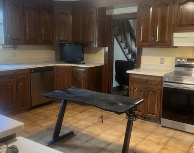 79 Farmington Avenue - Photo Thumbnail 19