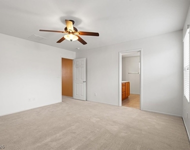 8640 Bella Sparkle Avenue - Photo Thumbnail 15