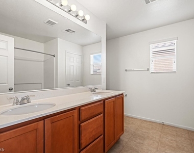 8640 Bella Sparkle Avenue - Photo Thumbnail 16