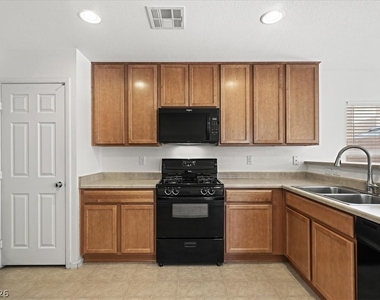8640 Bella Sparkle Avenue - Photo Thumbnail 8