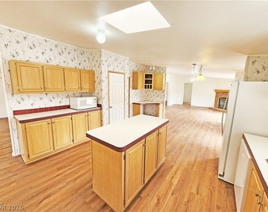 5220 Jerry Avenue - Photo Thumbnail 11