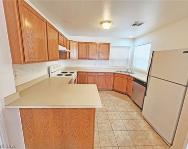 2341 E Calvada Boulevard - Photo Thumbnail 6