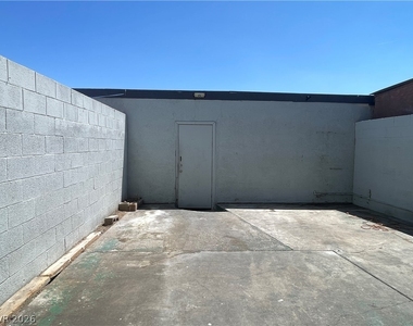 3904 Blackford Place - Photo Thumbnail 33