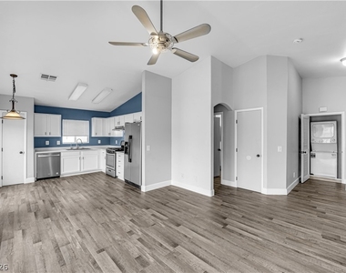 6404 Extreme Shear Avenue - Photo Thumbnail 5