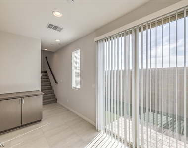 11504 Fleet Wing Avenue - Photo Thumbnail 5