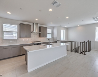 11504 Fleet Wing Avenue - Photo Thumbnail 10